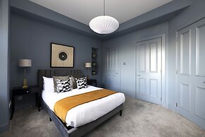 JOIVY 5-star Luxurious George Street Apartment