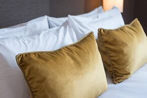 JOIVY 5-star Luxurious George Street Apartment