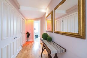 JOIVY 5-star Luxurious George Street Apartment