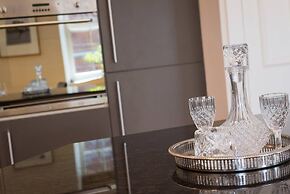 JOIVY 5-star Luxurious George Street Apartment