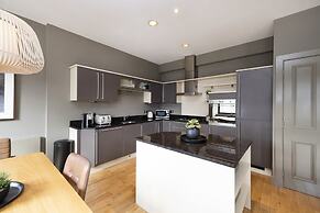 JOIVY 5-star Luxurious George Street Apartment