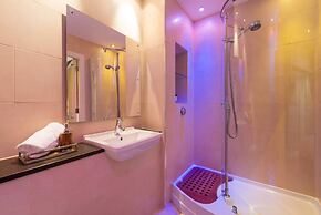 JOIVY 5-star Luxurious George Street Apartment