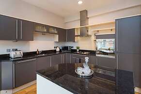 JOIVY 5-star Luxurious George Street Apartment