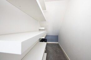 JOIVY 5-star Luxurious George Street Apartment