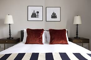 JOIVY 5-star Luxurious George Street Apartment