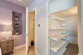 JOIVY 5-star Luxurious George Street Apartment