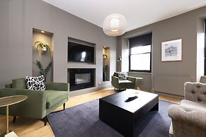 JOIVY 5-star Luxurious George Street Apartment