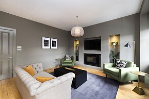 JOIVY 5-star Luxurious George Street Apartment