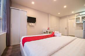 RedDoorz Plus near Tan Dinh Market 2