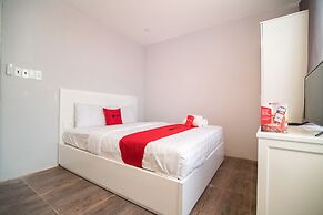 RedDoorz Plus near Tan Dinh Market 2