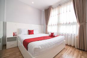 RedDoorz Plus near Tan Dinh Market 2