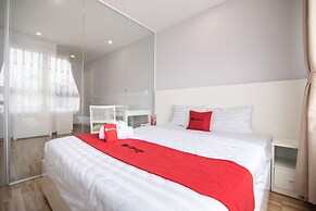 RedDoorz Plus near Tan Dinh Market 2