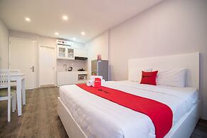 RedDoorz Plus near Tan Dinh Market 2