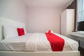 RedDoorz Plus near Tan Dinh Market 2