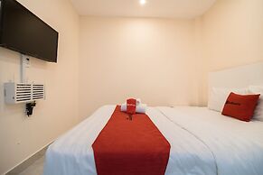 RedDoorz Plus near Tan Dinh Market 2