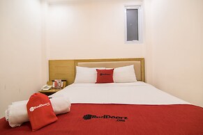 RedDoorz Plus @ Tran Hung Dao Street 2