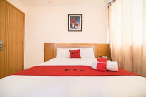 RedDoorz Plus @ Tran Hung Dao Street 2