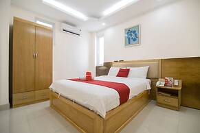 RedDoorz Plus @ Tran Hung Dao Street 2