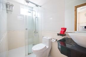 RedDoorz Plus @ Tran Hung Dao Street 2