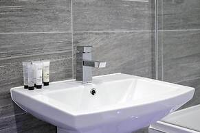 Canada Lodge and Lake