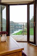 Canada Lodge and Lake