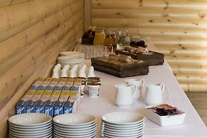 Canada Lodge and Lake