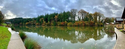 Canada Lodge and Lake