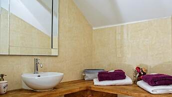 Canada Lodge and Lake