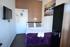 Hotel 33