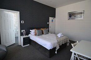 Hotel 33