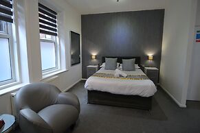 Hotel 33