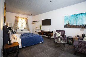 Pjazza Suites Boutique Hotel