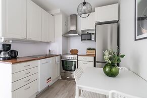 2ndhomes Spacious Center Apt. Iso Verka