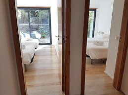 Aroeira Paradise Villa by Host-Point