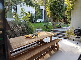 Aroeira Paradise Villa by Host-Point