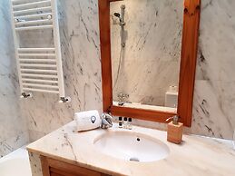 Aroeira Paradise Villa by Host-Point