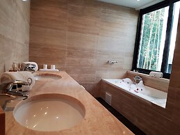 Aroeira Paradise Villa by Host-Point