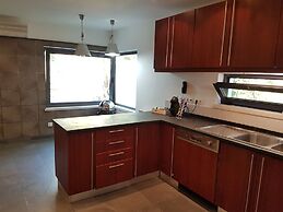 Aroeira Paradise Villa by Host-Point