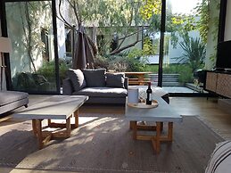 Aroeira Paradise Villa by Host-Point