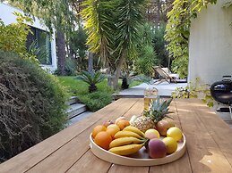 Aroeira Paradise Villa by Host-Point