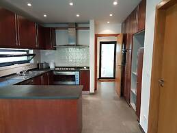 Aroeira Paradise Villa by Host-Point