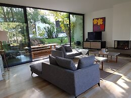 Aroeira Paradise Villa by Host-Point