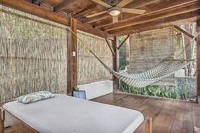 The Beach Bungalows Tamarindo B&B