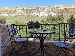 Caparica Cliff View by Host-Point