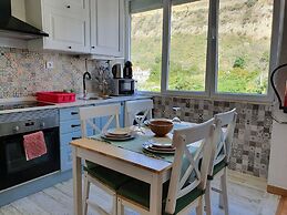 Caparica Cliff View by Host-Point