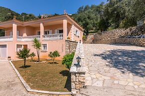 The Olive Grove Cottage by Konnect, 2.5 km from Ipsos