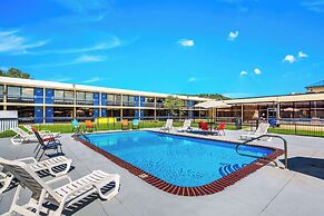 Econo Lodge Cave City