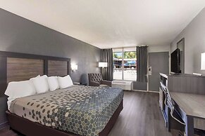 Econo Lodge Cave City