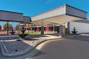 Econo Lodge Cave City