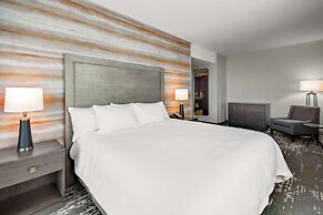 Embassy Suites by Hilton Jonesboro Red Wolf Convention Center